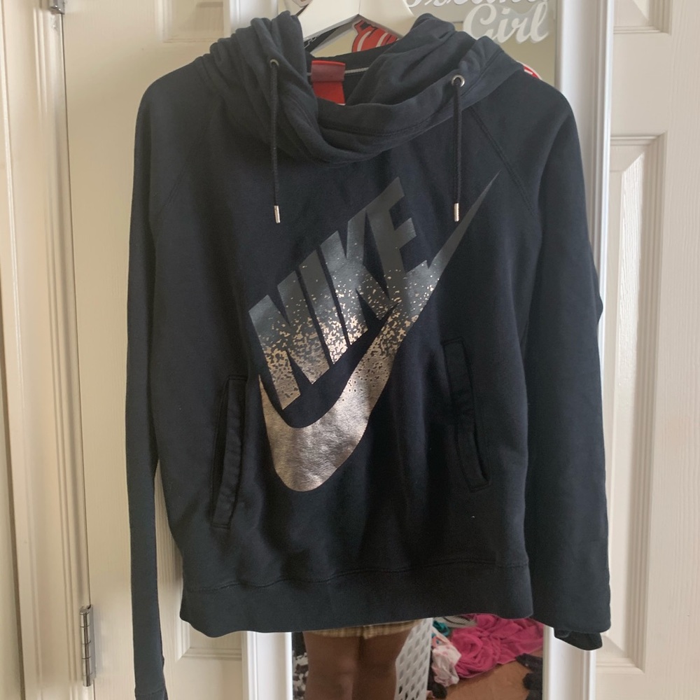 nike sweatshirt
